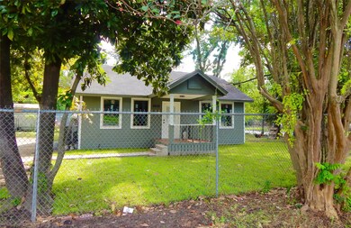 6902 Helmers St, Houston, TX 77022 - photo 2