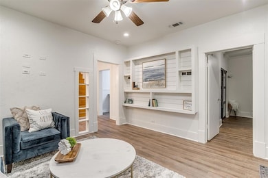 533 W Wilson St, Cleburne, TX 76033 - photo 7