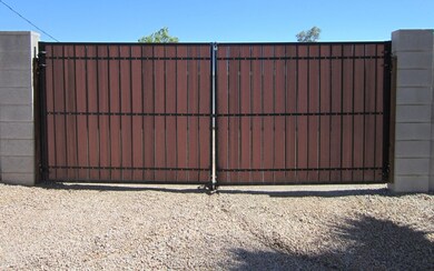 RV Gate - Close