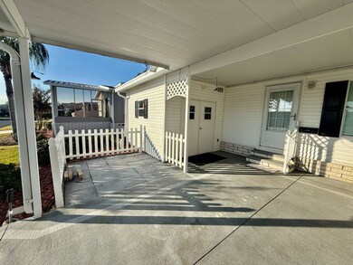 929 W Norman St, Lady Lake, FL 32159 - photo 4