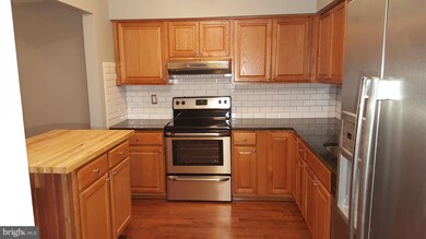 19972 Appledowre Cir, Germantown, MD 20876 - photo 2