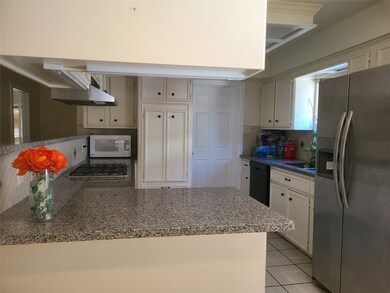 2210 Chamberlain St unit B, Houston, TX 77093 - photo 5