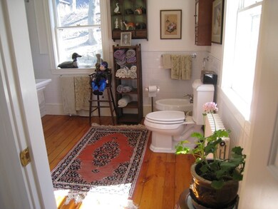 28 Bassett St, Marblehead, MA 01945 - photo 5