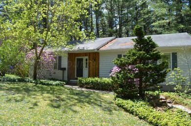 105 Leroi Dr, Pittsfield, MA 01201 - photo 2