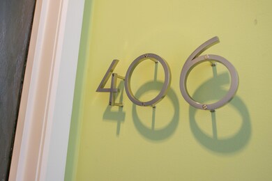 1300 Northwest Boulevard | 406
