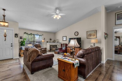 1543 NW Teak Ave, Redmond, OR 97756 - photo 4