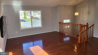 11614 Sir Spencer Way, Germantown, MD 20876 - photo 3