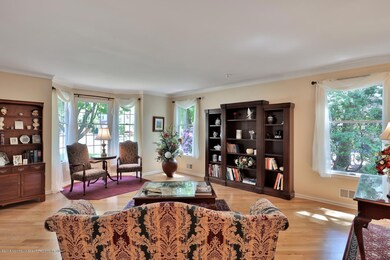 2339 Orchard Crest Blvd-large-007-22-1K2