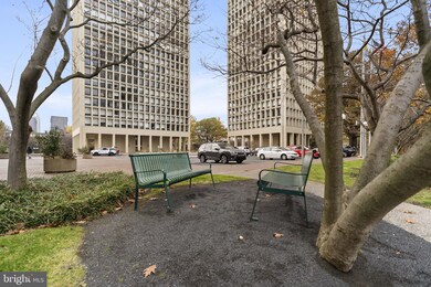 Society Hill Towers unit 21E, Philadelphia, PA 19106 - photo 3