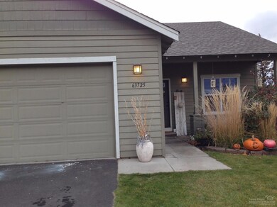 63725 Hunters Cir, Bend, OR 97701 - photo 2