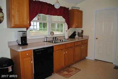 10405 Woodlake Ct, Spotsylvania, VA 22553 - photo 4