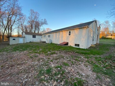 4469 N Twin Valley Rd, Morgantown, PA 19543 - photo 6