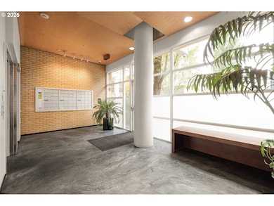 Cascadian Court unit 601, Portland, OR 97232 - photo 3