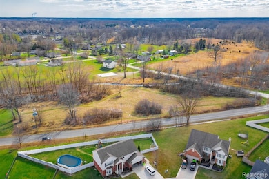 003 Woodruff Rd, Gibraltar, MI 48173 - photo 7