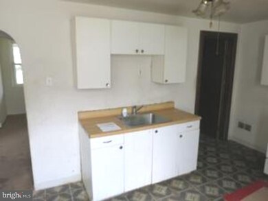 1081 N Common Rd, Camden, NJ 08104 - photo 5