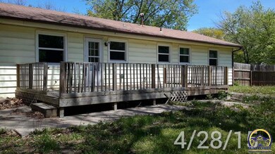 1301 SW 32nd St, Topeka, KS 66611 - photo 2