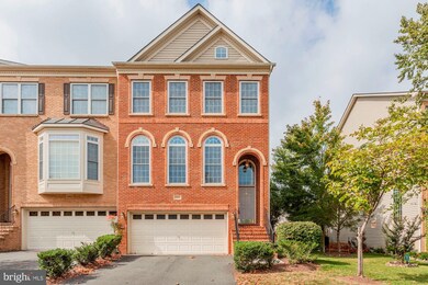 25886 Commons Square, Chantilly, VA 20152 - photo 2