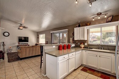 204 S Senate St unit 2, Chandler, AZ 85225 - photo 4