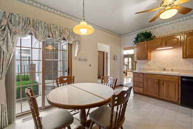 935 Heathrow Ln, Naperville, IL 60540 - photo 5