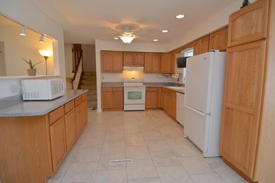 Eat-in Kitchen