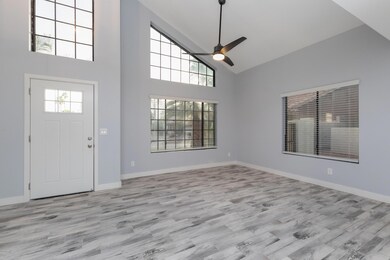 1218_W_Royal_Palms_Ct_03