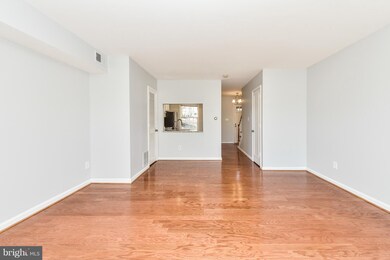 8392 Forrester Blvd unit 553, Springfield, VA 22152 - photo 3