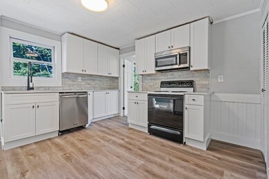 21 Winthrop St unit 2, Holliston, MA 01746 - photo 4