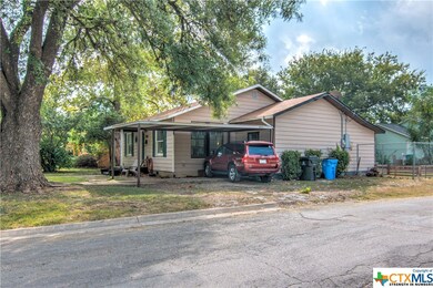 1003 E Weinert St, Seguin, TX 78155 - photo 3