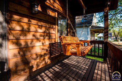 307 SW Roosevelt St, Topeka, KS 66606 - photo 3