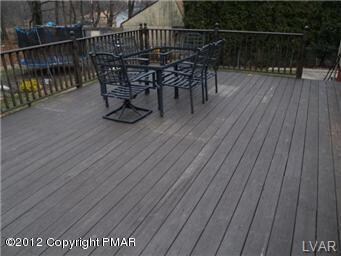 220 Oak St, Pen Argyl, PA 18072 - photo 3