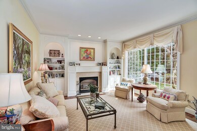 9001 Holly Leaf Ln, Bethesda, MD 20817 - photo 3