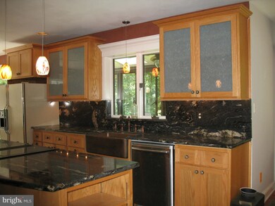 9106 Satyr Hill Rd, Parkville, MD 21234 - photo 3