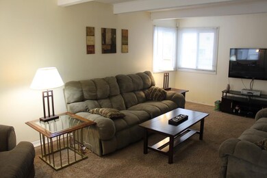 Living Room 3.jpg