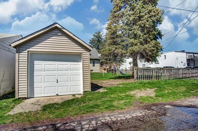 1 car detached garage