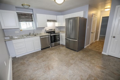 200 Circle Rd unit 8, Manchester, NH 03103 - photo 2