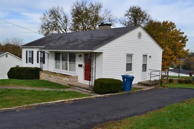 769 Maple Ave, Harrodsburg, KY 40330 - photo 2