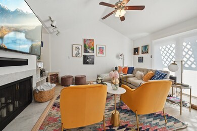 2829 Timmons Ln unit 184, Houston, TX 77027 - photo 4