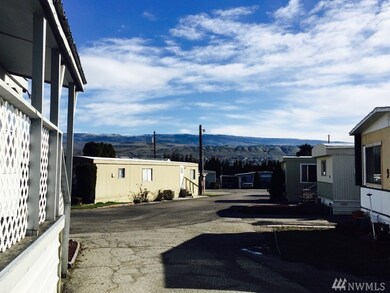 1115 Mckittrick St unit 8, Wenatchee, WA 98801 - photo 4