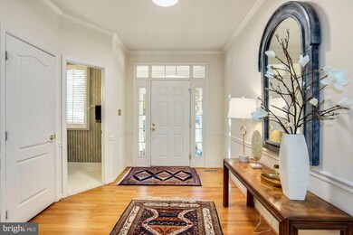 9954 Lochmoore Ln, Vienna, VA 22181 - photo 5