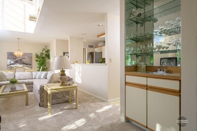 Entry/Bar