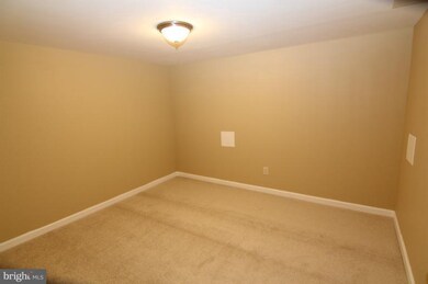 6013 Camelback Ln, Columbia, MD 21045 - photo 7