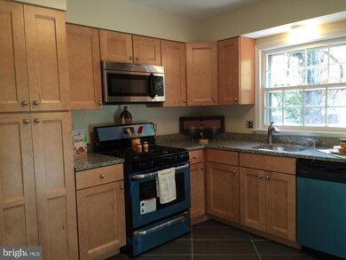 900 Farley Ct SE, Vienna, VA 22180 - photo 4