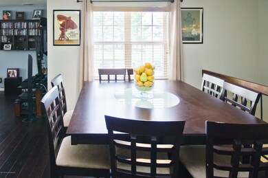 DINING ROOM (1)