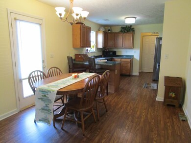 113 Canyon Oaks Dr, Frankfort, KY 40601 - photo 4