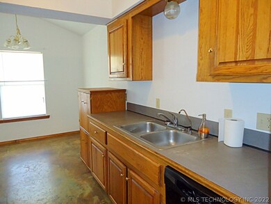 1110 N Oklahoma Ave, Okmulgee, OK 74447 - photo 4