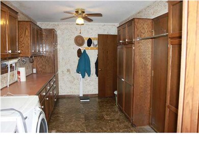 Dream Laundry room! Lots of built ins! (Seller use