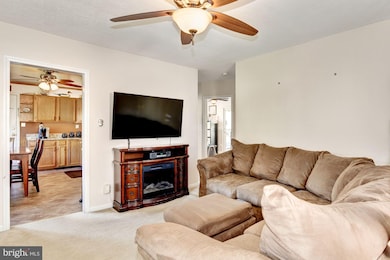 821 Martin Rd, Essex, MD 21221 - photo 3