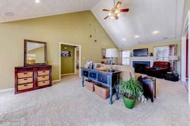 6307 Saskatchewan Dr, Louisville, KY 40228 - photo 6