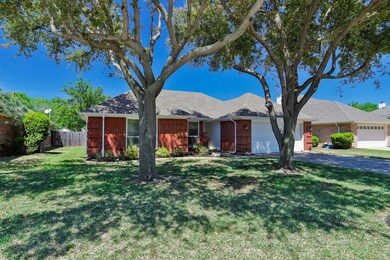9121 Meandering Dr, North Richland Hills, TX 76182 - photo 3