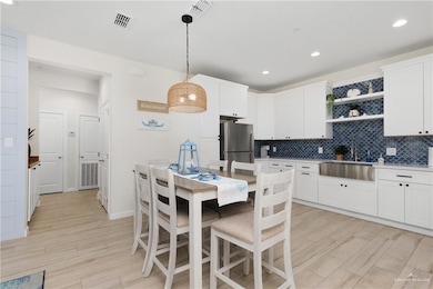 117 E Marlin St unit C, South Padre Island, TX 78597 - photo 5